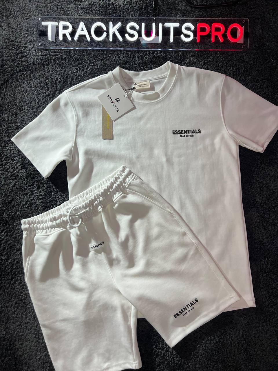 Essentials Set Wit